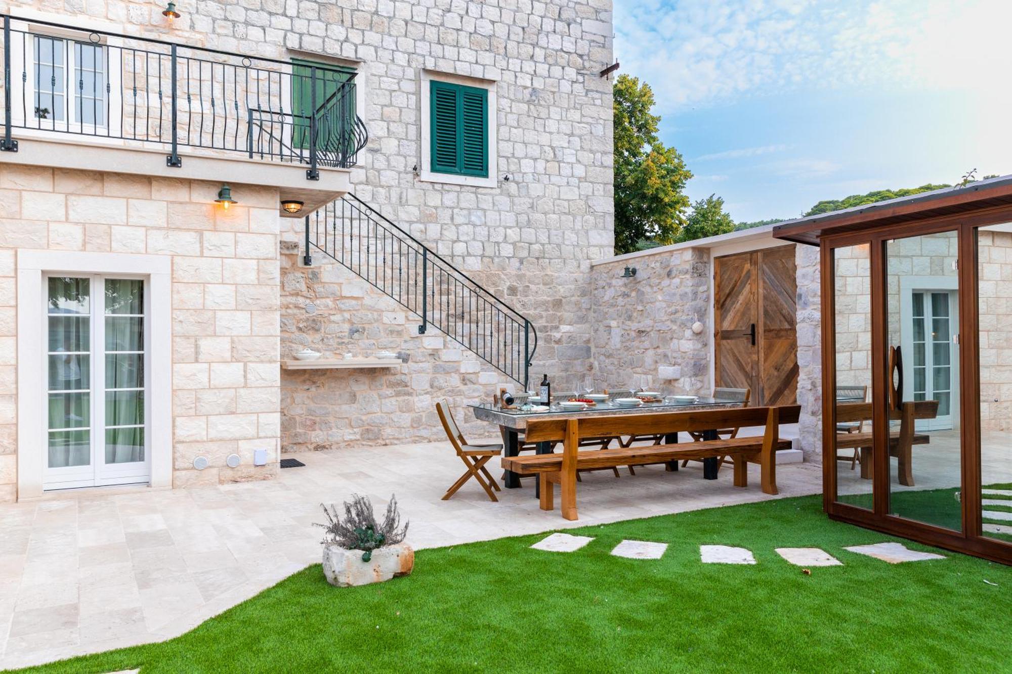 Stefi Villa