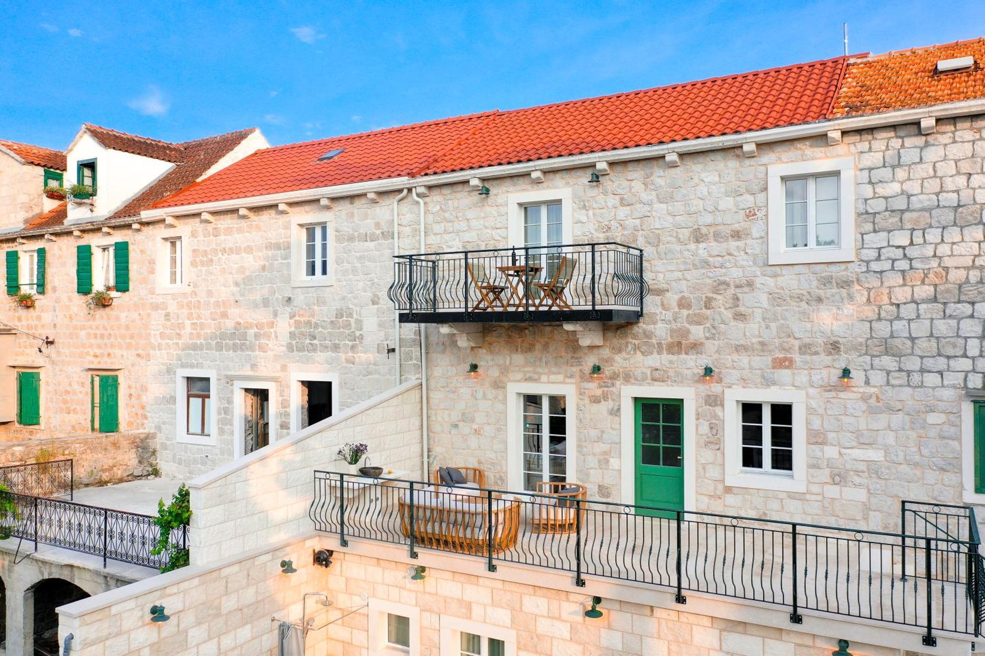 Stefi Villa